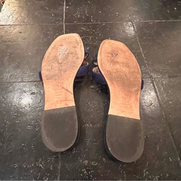 Stuart Weitzman Thong Rose Studded Flat Sandal - Picture 7 of 8